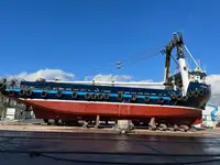 Хладилен кораб за продажба