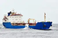 Oil/Chemical tanker за продан