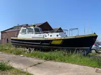 Пилотен кораб за продажба
