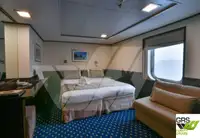Круизен кораб за продан