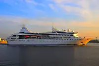 Круизен кораб за продан