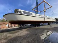 Пътнически кораб за продажба