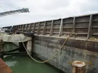 Баржа за продажба