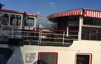 Контейнеровоз за продажба