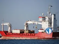 Хладилен кораб за продажба