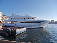Круизен кораб за продажба