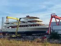 Пътнически кораб за продажба