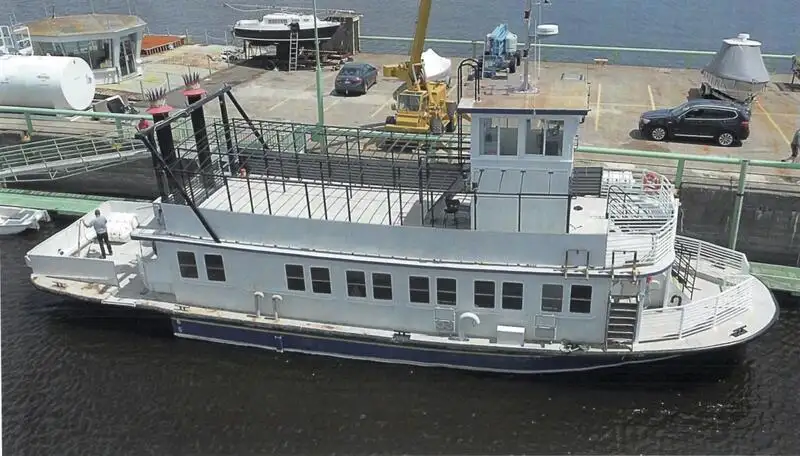 Круизен кораб за продажба
