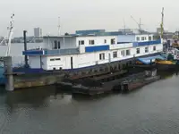 Баржа за продажба