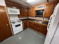 Кораб за превоз на екипаж за продажба