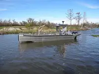 Десантен кораб, танкер за продажба