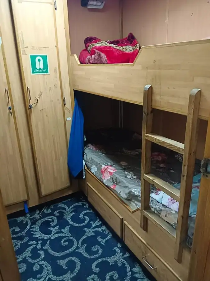 Кораб за превоз на екипаж за продажба