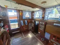 Пожарогасящ кораб за продажба