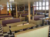 Десантен кораб, танкер за продажба