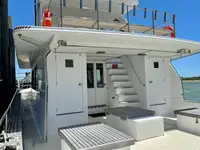 Круизен кораб за продажба