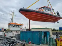 Контейнеровоз за продажба