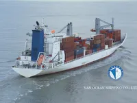 Хладилен кораб за продажба