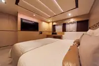 Круизен кораб за продажба
