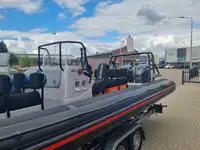 Контейнеровоз за продажба