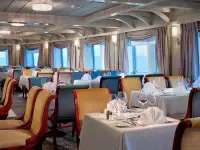 Круизен кораб за продажба