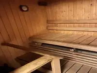 Круизен кораб за продажба