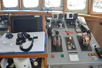 Контейнеровоз за продажба