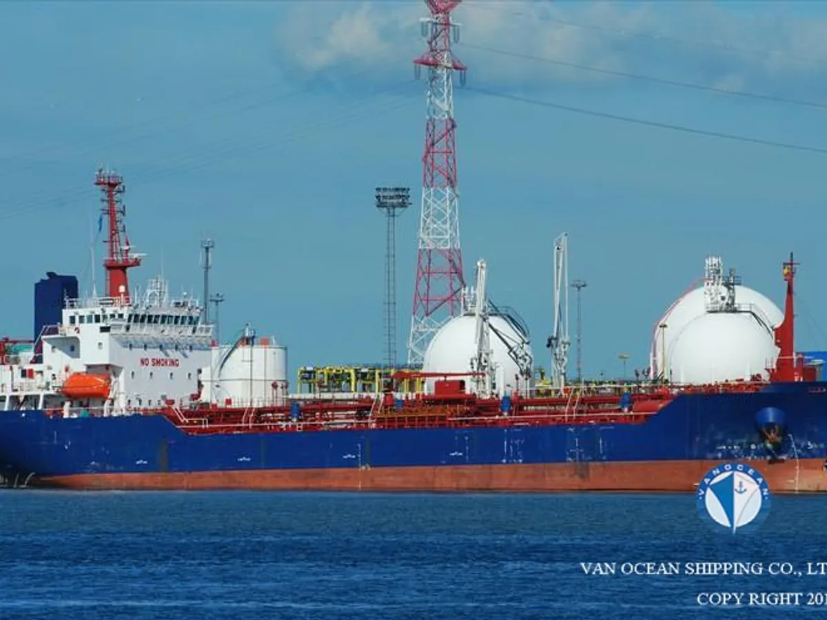 Танкер за нефт/химикали за продажба
