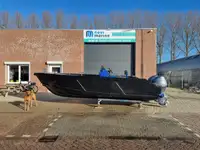Контейнеровоз за продажба