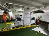Контейнеровоз за продажба