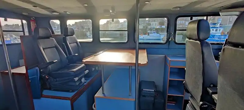 Контейнеровоз за продажба