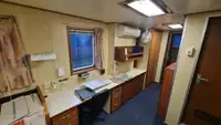 Кораб за доставки за продажба