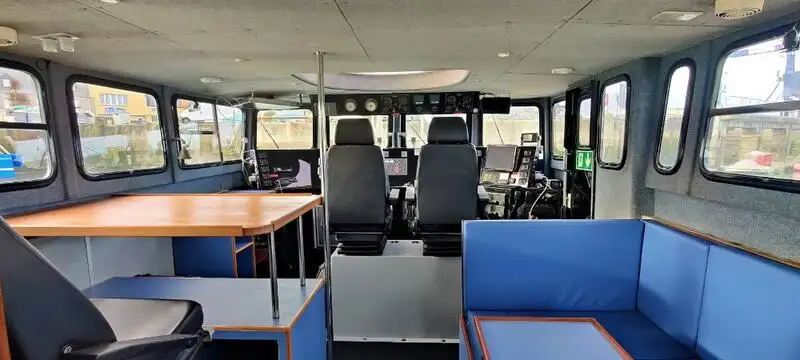 Контейнеровоз за продажба