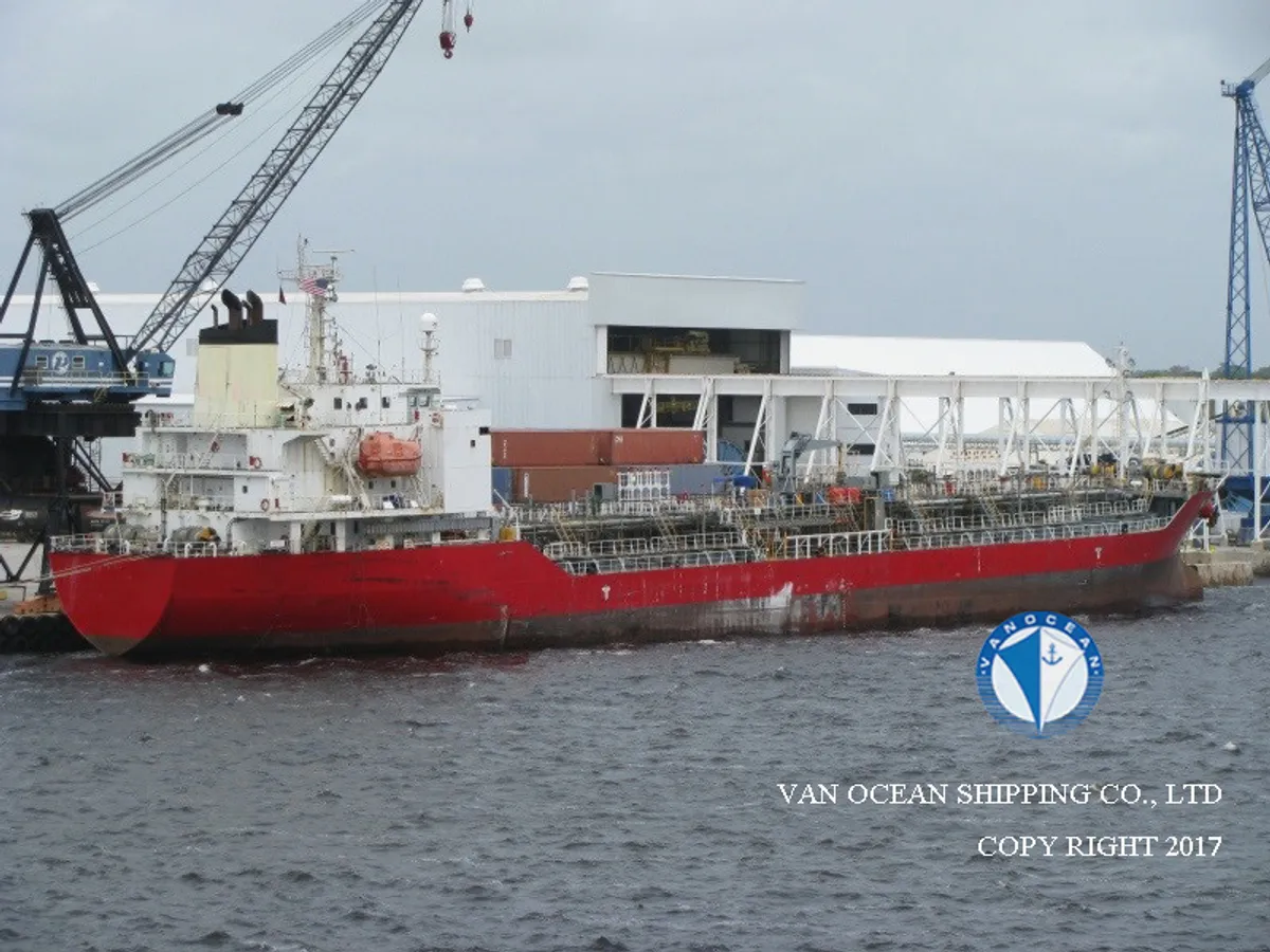 Танкер за нефт/химикали за продажба