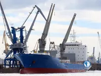 Хладилен кораб за продажба