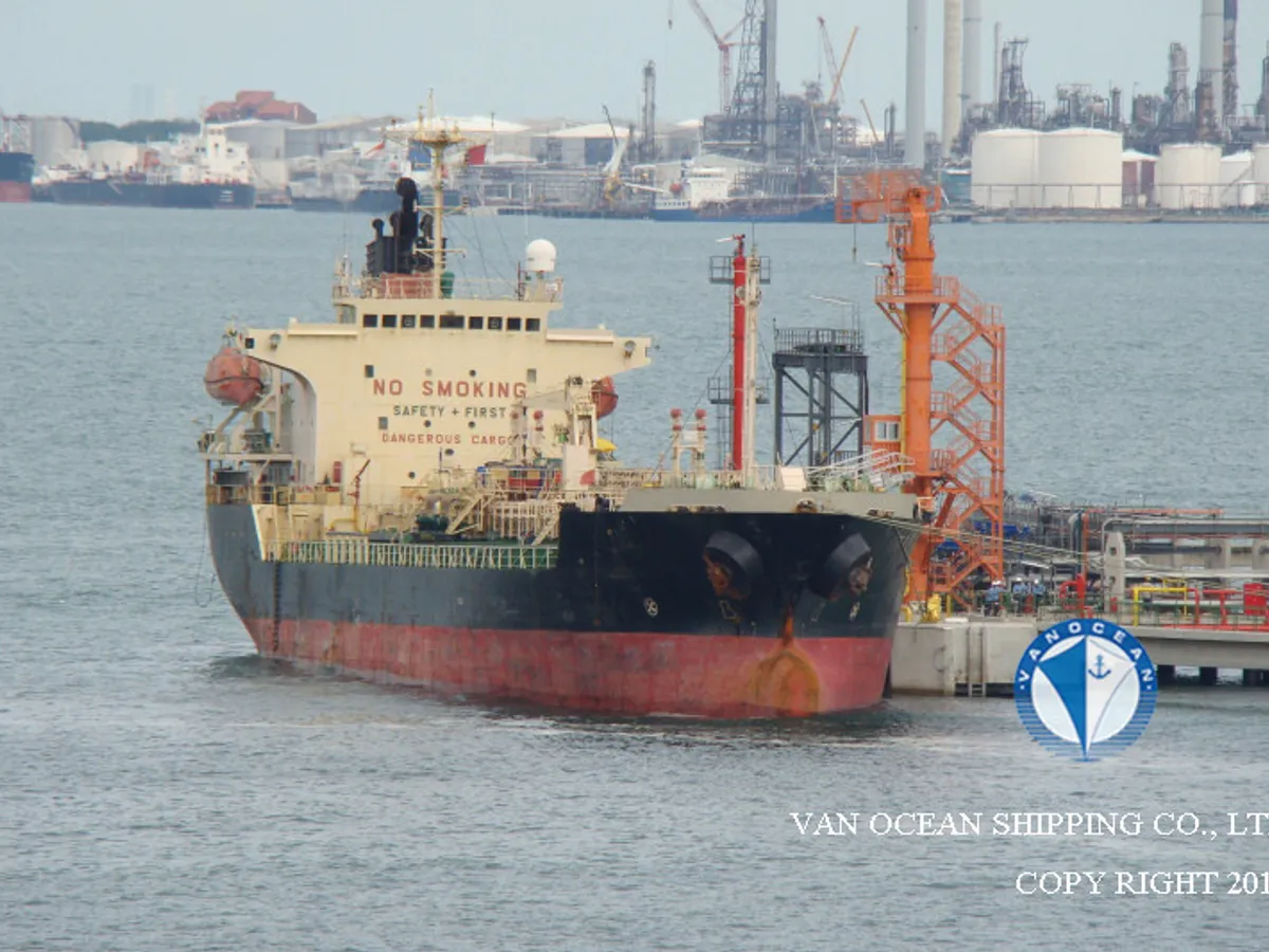 Танкер за нефт/химикали за продажба