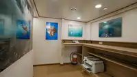 Кораб за проучване за продажба