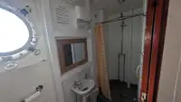 Кораб за проучване за продажба