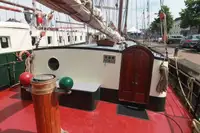 Плавущ хотел за продажба