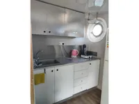 Контейнеровоз за продажба
