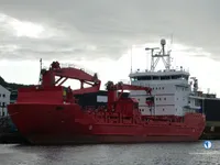 Хладилен кораб за продажба