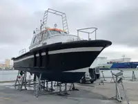 Пилотен кораб за продажба