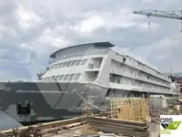 Круизен кораб за продажба