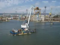 Кораб-кран за продажба