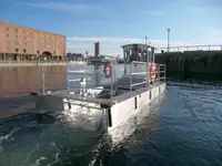 Контейнеровоз за продажба