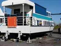 Круизен кораб за продажба