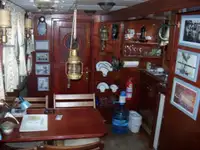 Пожарогасящ кораб за продажба