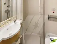 Круизен кораб за продажба