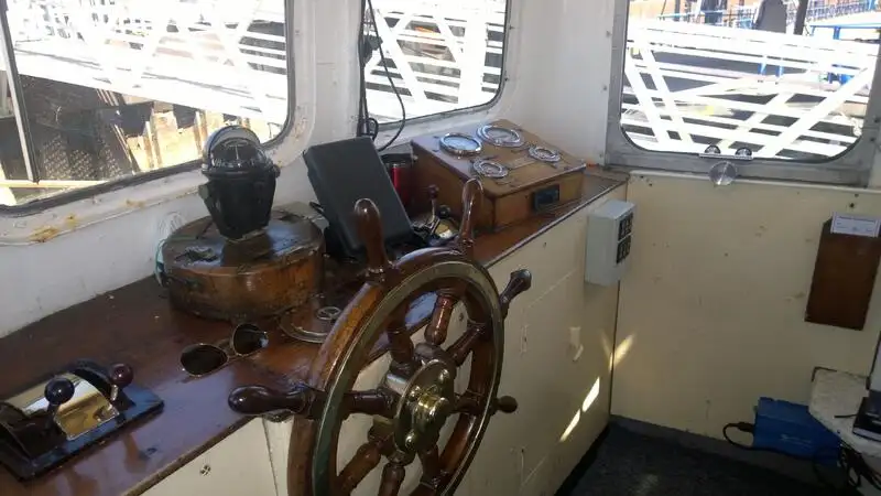 Круизен кораб за продажба