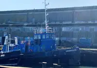 Буксир за продажба
