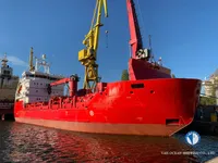 Хладилен кораб за продажба